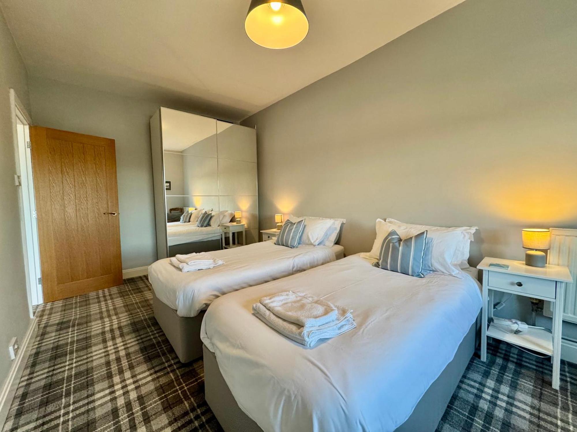Lagoon View - Sea View- Pet Friendly - 2 Bed Apt - En-Suite Trearddur Exterior photo