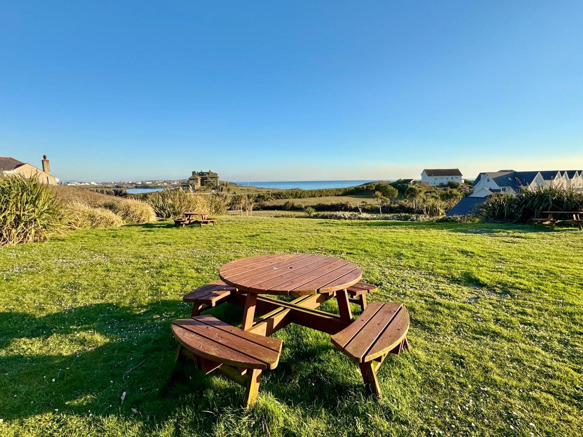 Lagoon View - Sea View- Pet Friendly - 2 Bed Apt - En-Suite Trearddur Exterior photo