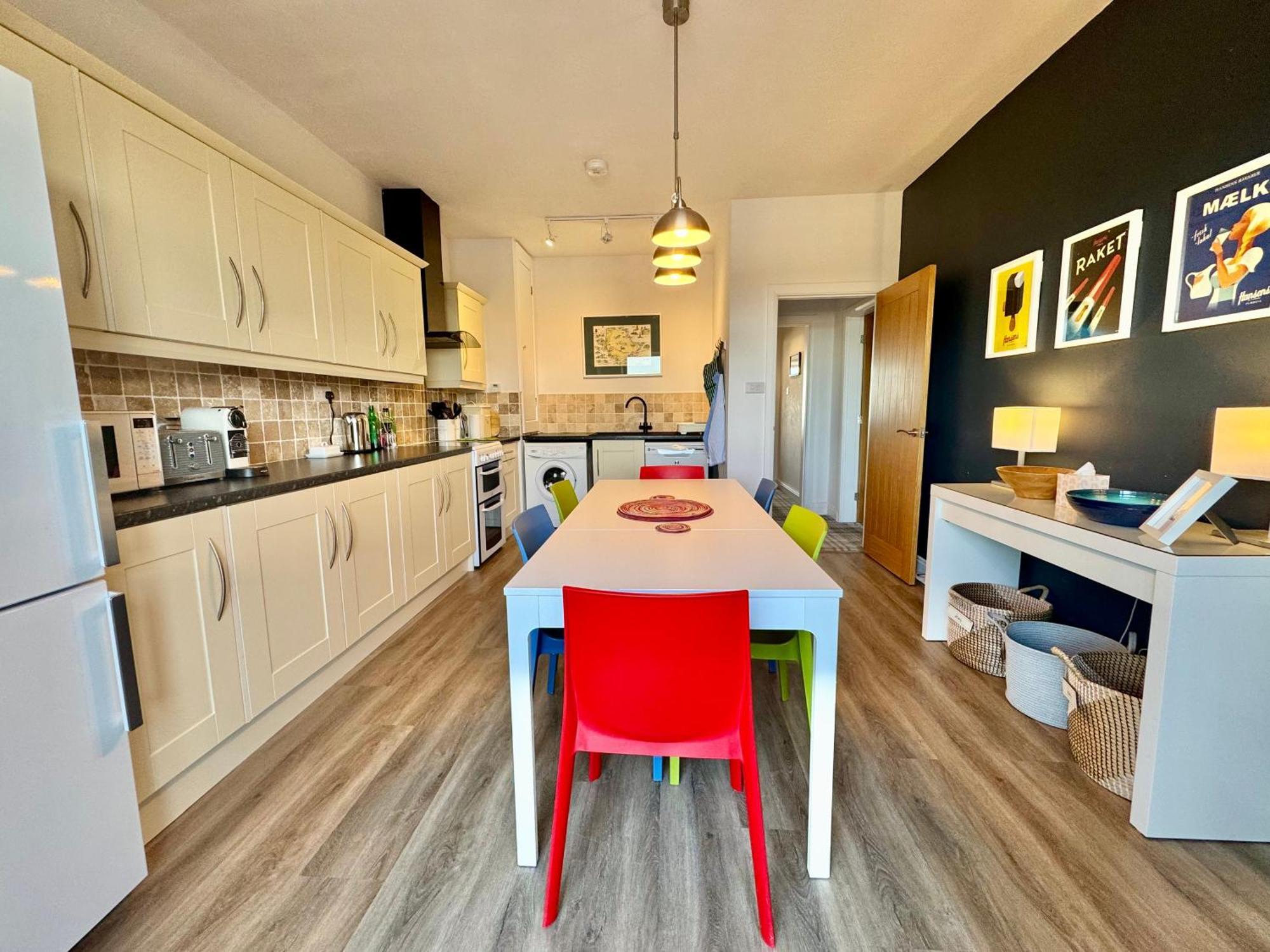 Lagoon View - Sea View- Pet Friendly - 2 Bed Apt - En-Suite Trearddur Exterior photo
