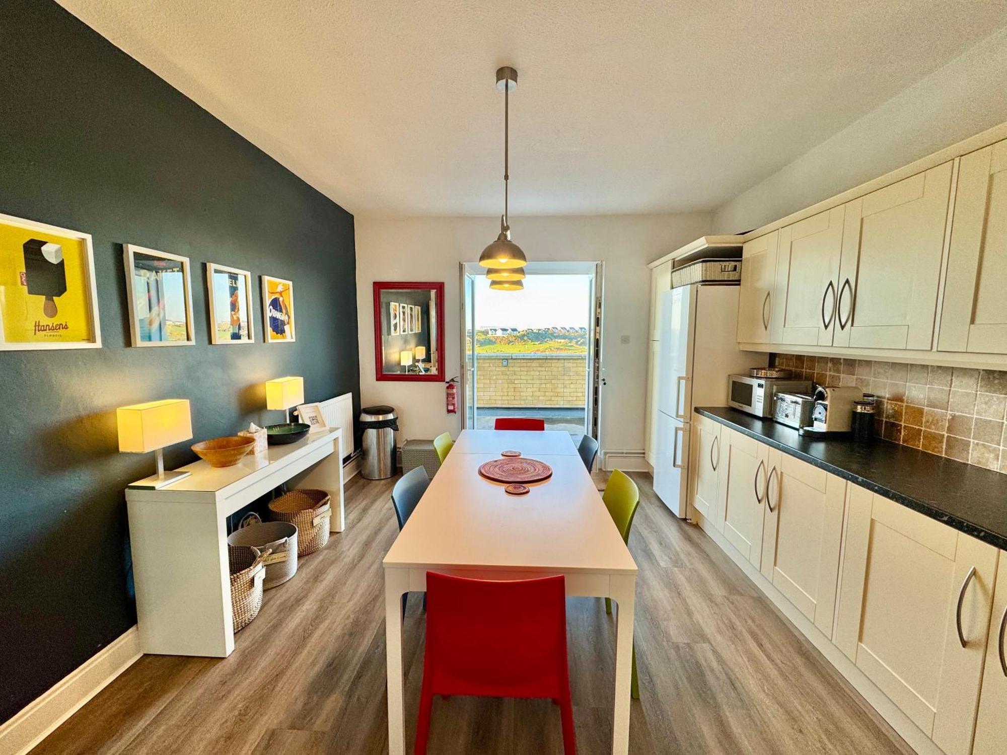 Lagoon View - Sea View- Pet Friendly - 2 Bed Apt - En-Suite Trearddur Exterior photo